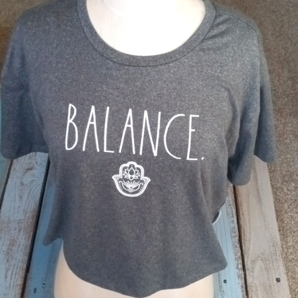 140 Rae Dunn Cropped Tee Sz L